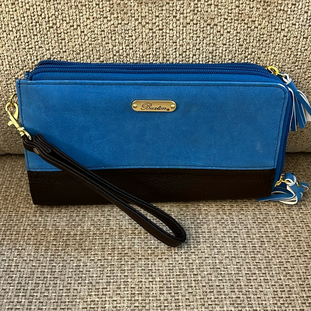 Buxton zip around wallet